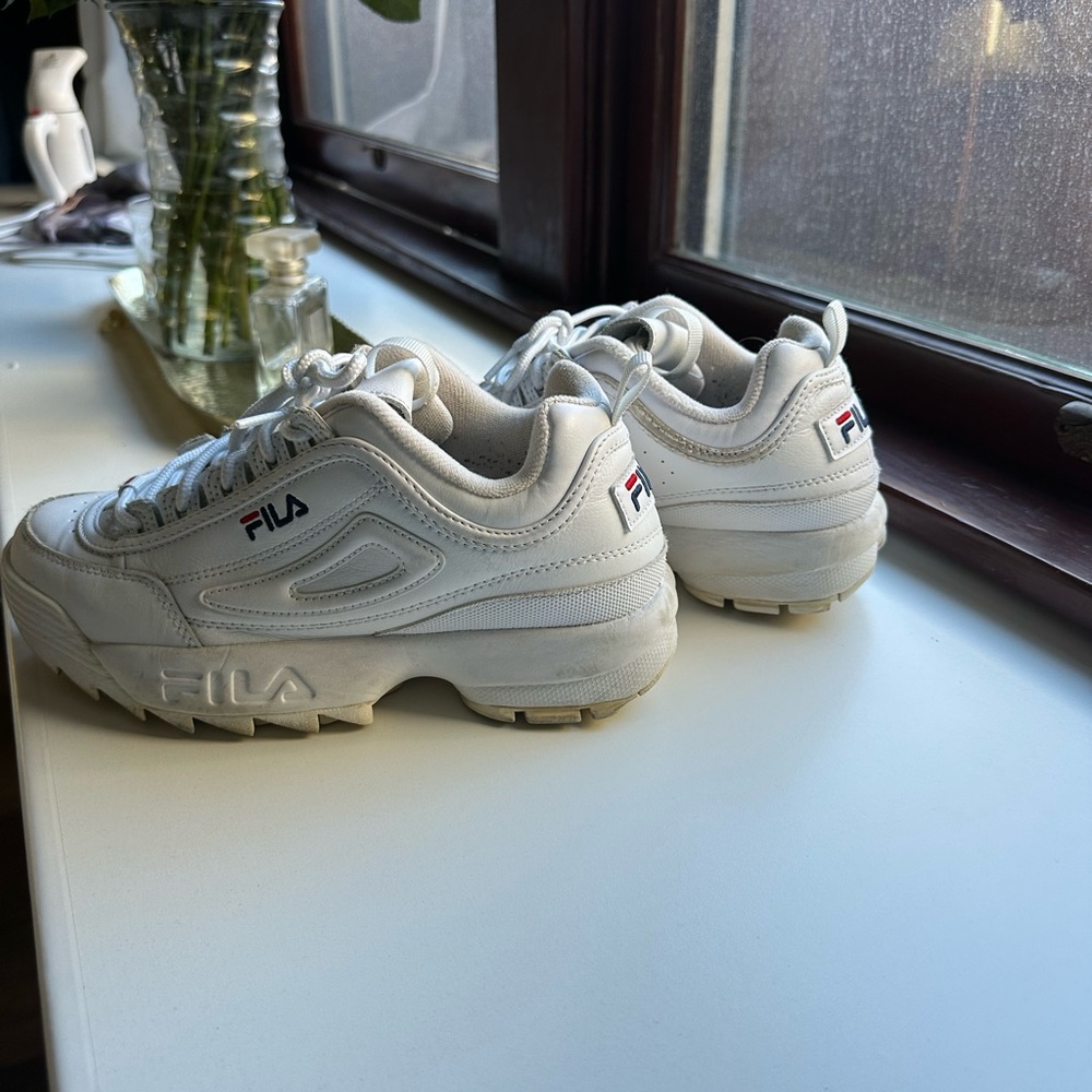Fila Disruptor white tennis shoe